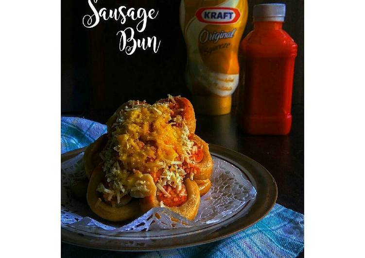 bahan dan cara membuat Ketofy Sausage Bun - roti sosis keto