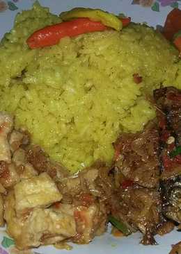 Nasi Kuning gurih (ricecooker)