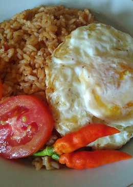 Nasi goreng telur ceplok