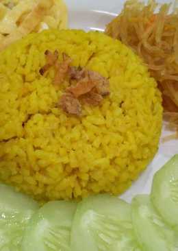 Nasi Kuning Magic com ala Uni Ve