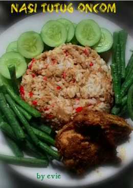 Nasi tutug oncom