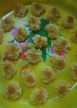 Kue semprit mawar