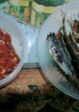 Ikan laut goreng sambal terasi