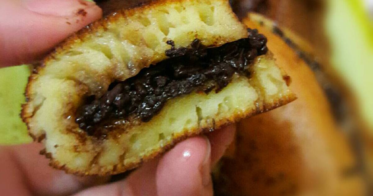  Resep  Martabak  manis ala terang bulan empuk  dan bersarang 