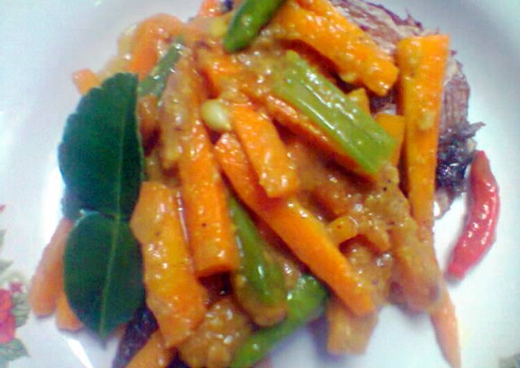 gambar untuk resep Patin goreng siram acar kuning