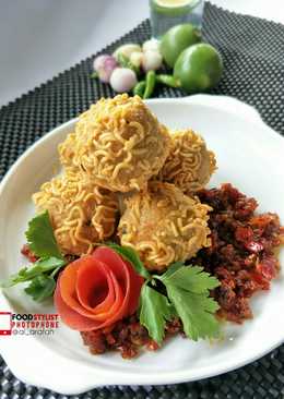 Bola tahu mie telur sambal rica