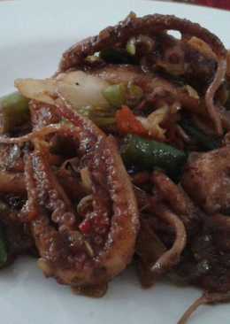 Octopus (gurita) masak sambal bajak