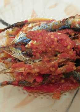 Ikan goreng balado