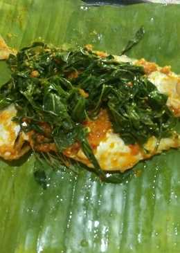 Pepes ikan kembung bumbu tumis daun ubi