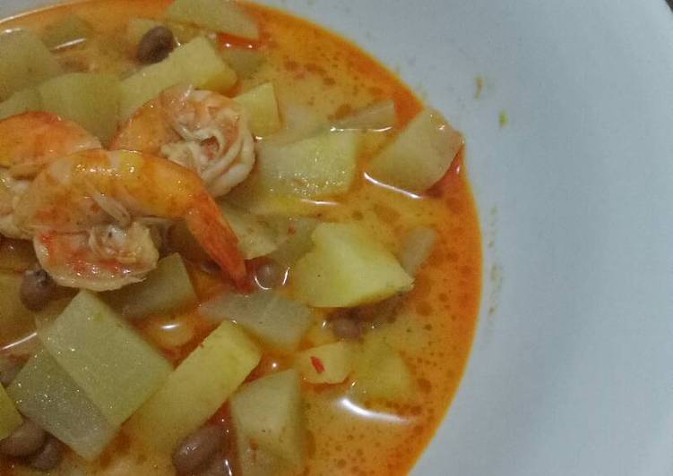 cara membuat Lodeh Labu siam, Kentang, Kacang Tolo dan Udang