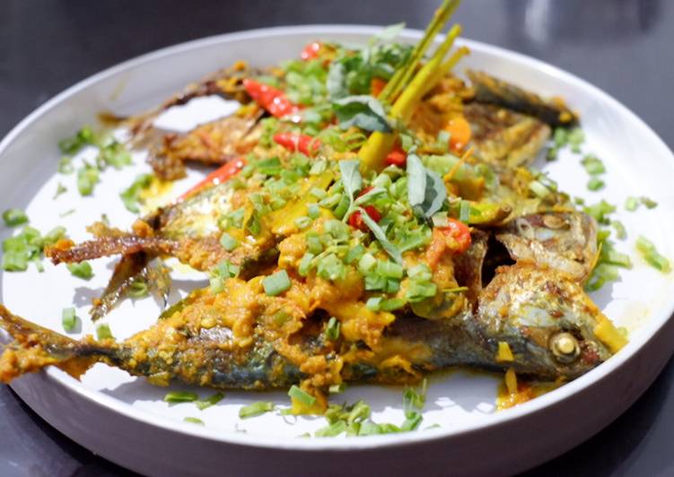 Ikan kembung Pesmol foto resep utama