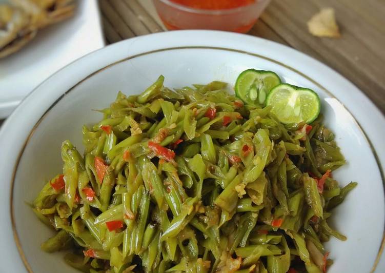 resep Tumis Batang Kangkung Pedas