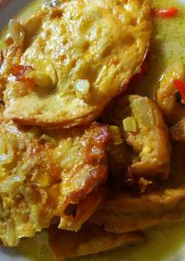 Telor ceplok, tahu bumbu kuning