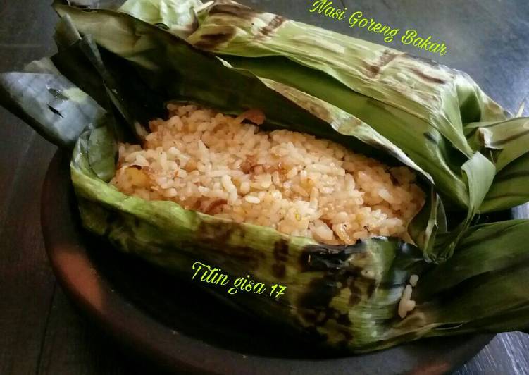 gambar untuk resep makanan Nasi Goreng Bakar Rebon Sosis (#pr_masakanbungkusdaun)