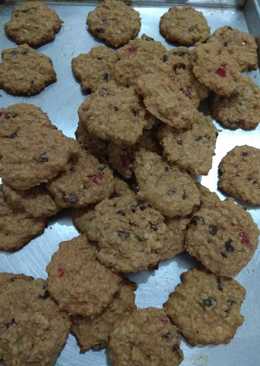 Oat choco cherry raisin cookies