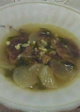 Soegogi Muguk (sup Lobak daging Korea)