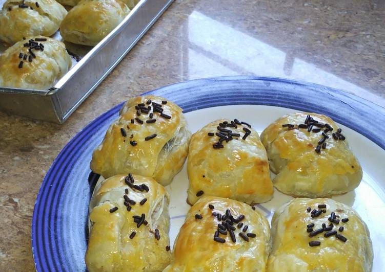 resep lengkap untuk Pisang bolen keju puff pastry