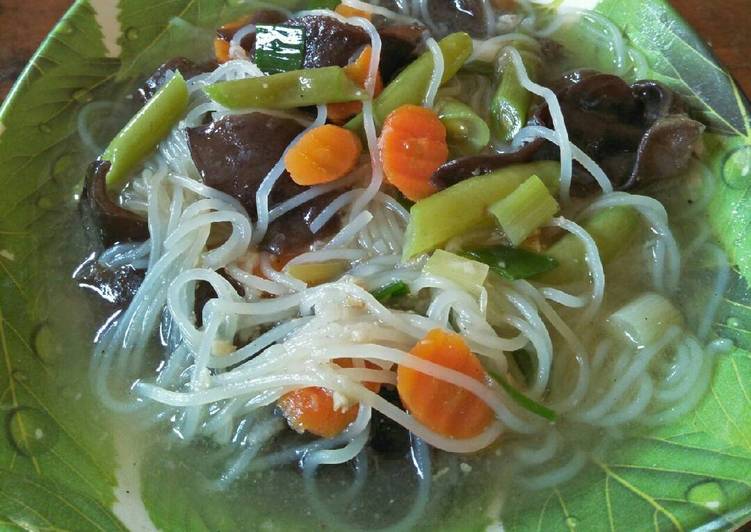 resep Sop bihun wortel jamur kuping buncis