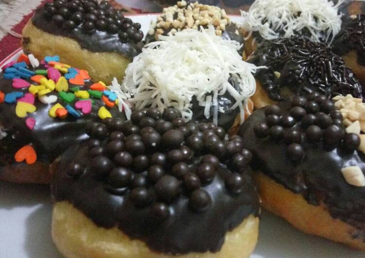 bahan dan cara membuat Donat Kentang glaze homemade