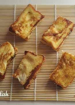 French Toast Banana Milk with Potato Biscuits Crumbs edisi "Easy Breakfast"