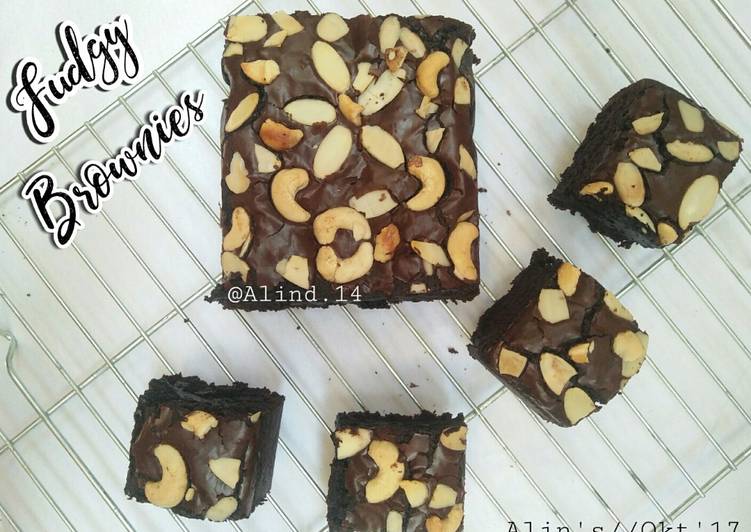 bahan dan cara membuat Shiny Fudgy Brownies