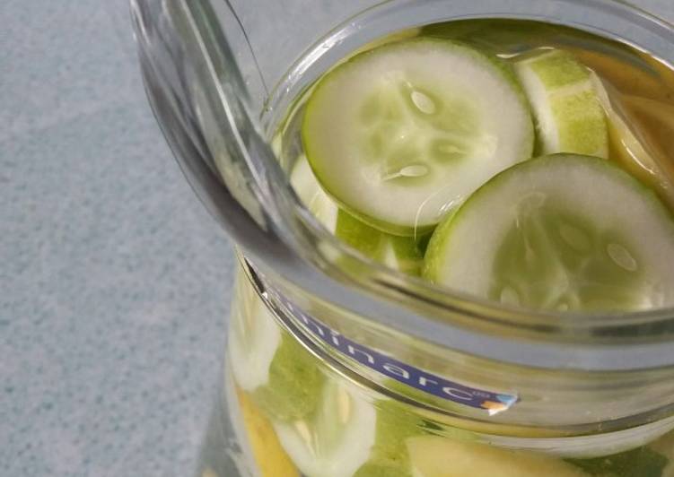 cara membuat Infused Water Ketimun Nanas dan Lemon
