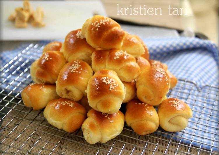 Resep Roti Unyil Keju Favorit Papa+anak2 ( Mini Cheesy roll bun) Karya
Tintin Rayner