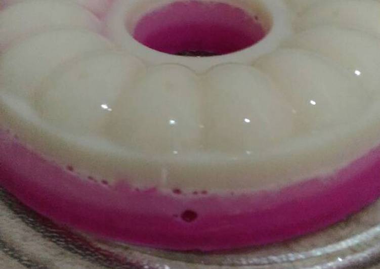 gambar untuk resep Puding Lapis Buah Naga