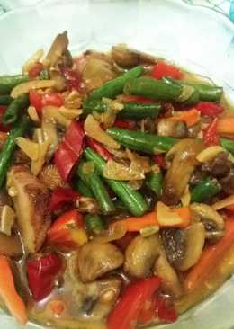 Tumis jamur kuping pedas manis