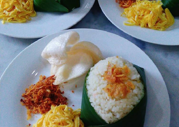 resep lengkap untuk Nasi Uduk Simple