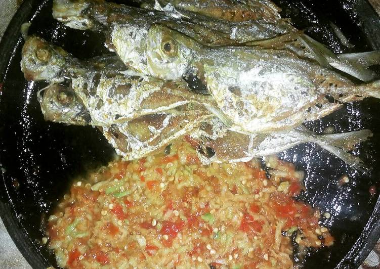 Resep Ikan selar sambel mangga Oleh Juwie_seto