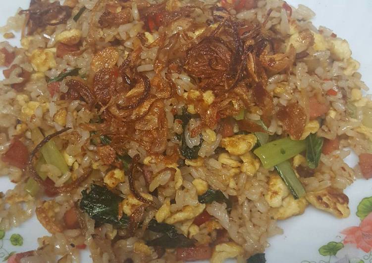 gambar untuk resep Nasi Goreng Daun Jeruk Super Simpel