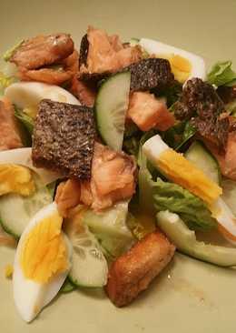 Warm salmon salad