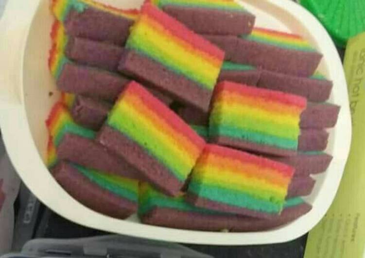 cara membuat Rainbow Cake Kukus ala IP