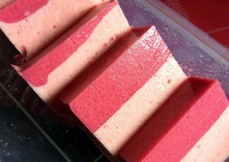 gambar untuk cara membuat Puding Busa Strawberry