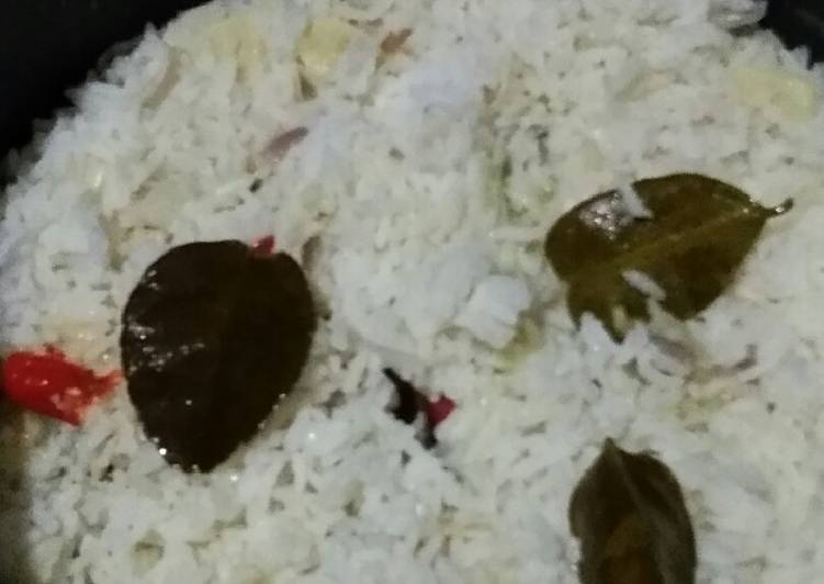 gambar untuk resep makanan 1. Nasi Liwet Solo