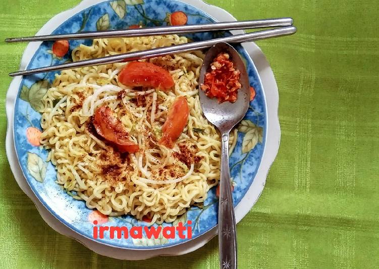 4. Mie Rebus Taoge