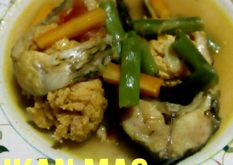 Ikan Mas Bumbu Kuning