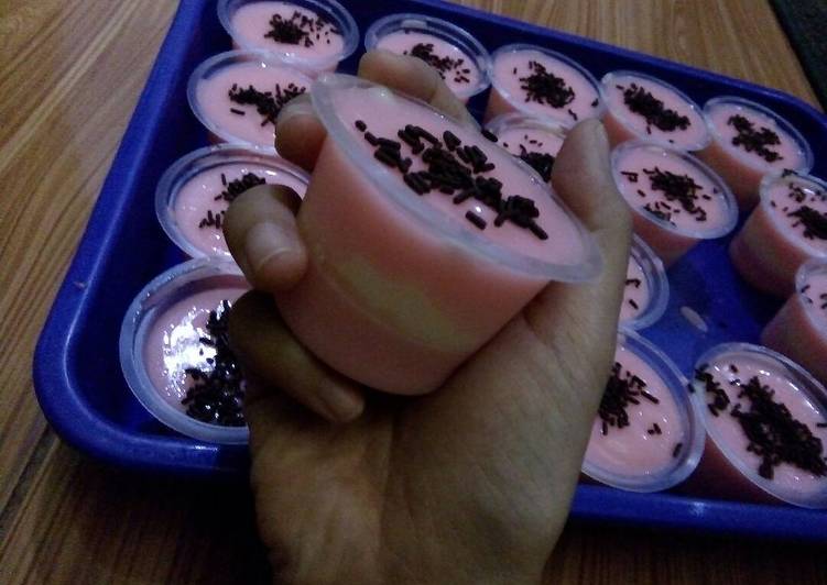 Resep Pudding strawberry with vla vanilla mini?? Karya Novi Sri
Handayani