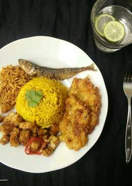 Nasi kuning wangi rempah-rempah (pera)