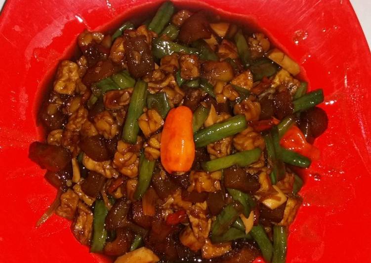 cara membuat Sambel goreng kulit sapi, kacang, tempe dan tahu