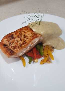 Salmon with popcorn sauce