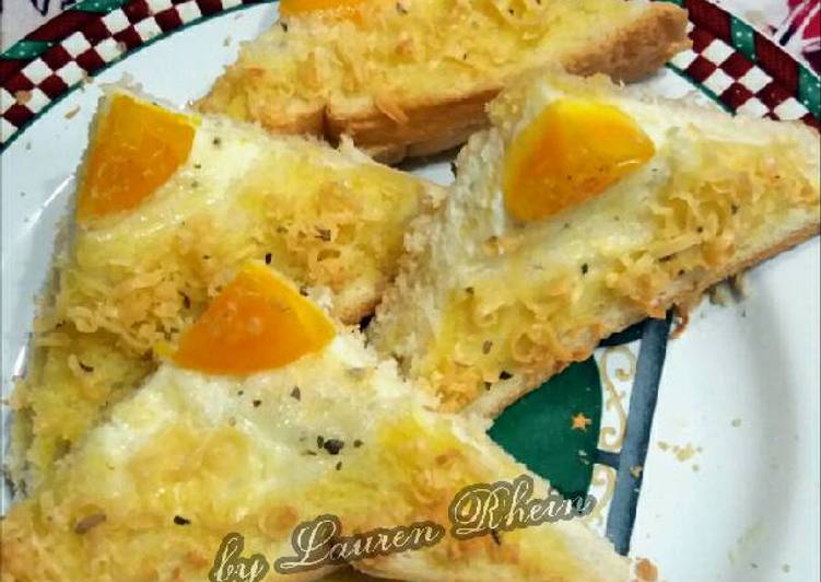 resep masakan Cheesy Toast with Egg | Roti panggang keju telur