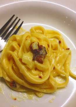 Simple fettucini carbonara