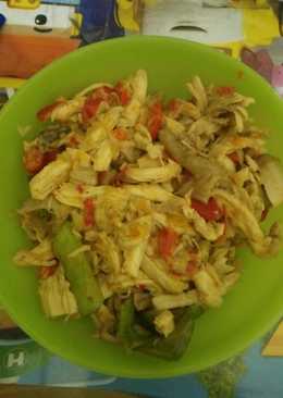 Ayam suwir pedas