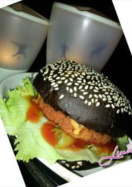 Romantic Black Burger