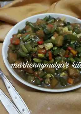 Asem-Asem Kikil dan Sayuran