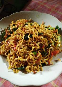 Mie goreng pedes manis