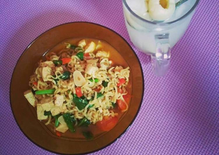 gambar untuk resep makanan Indomie Soto Makassar Super Pedesss!