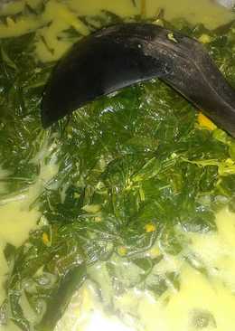 Gulai daun ubi (daun singkong)